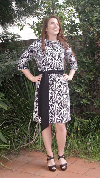 Aine mod dress black and white