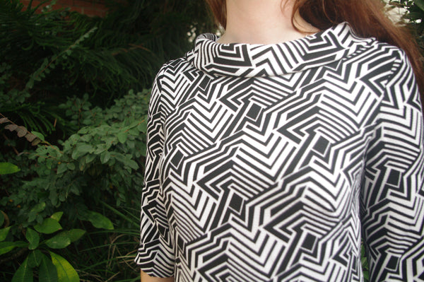 Aine mod dress black and white