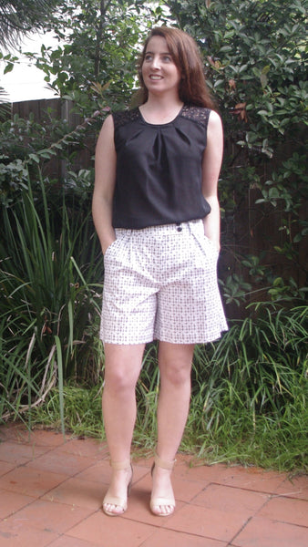 Abygail black and white starburst print shorts